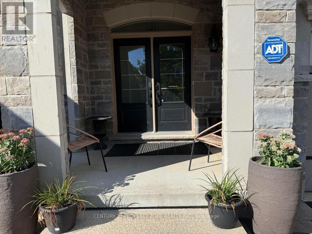 123 UPPER CANADA COURT - 3