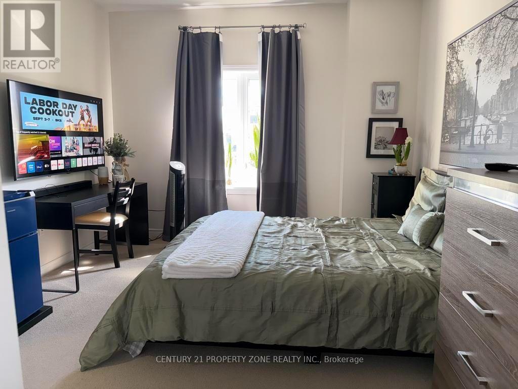 123 UPPER CANADA COURT - 25