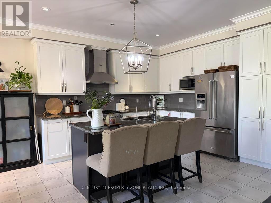 123 UPPER CANADA COURT - 10