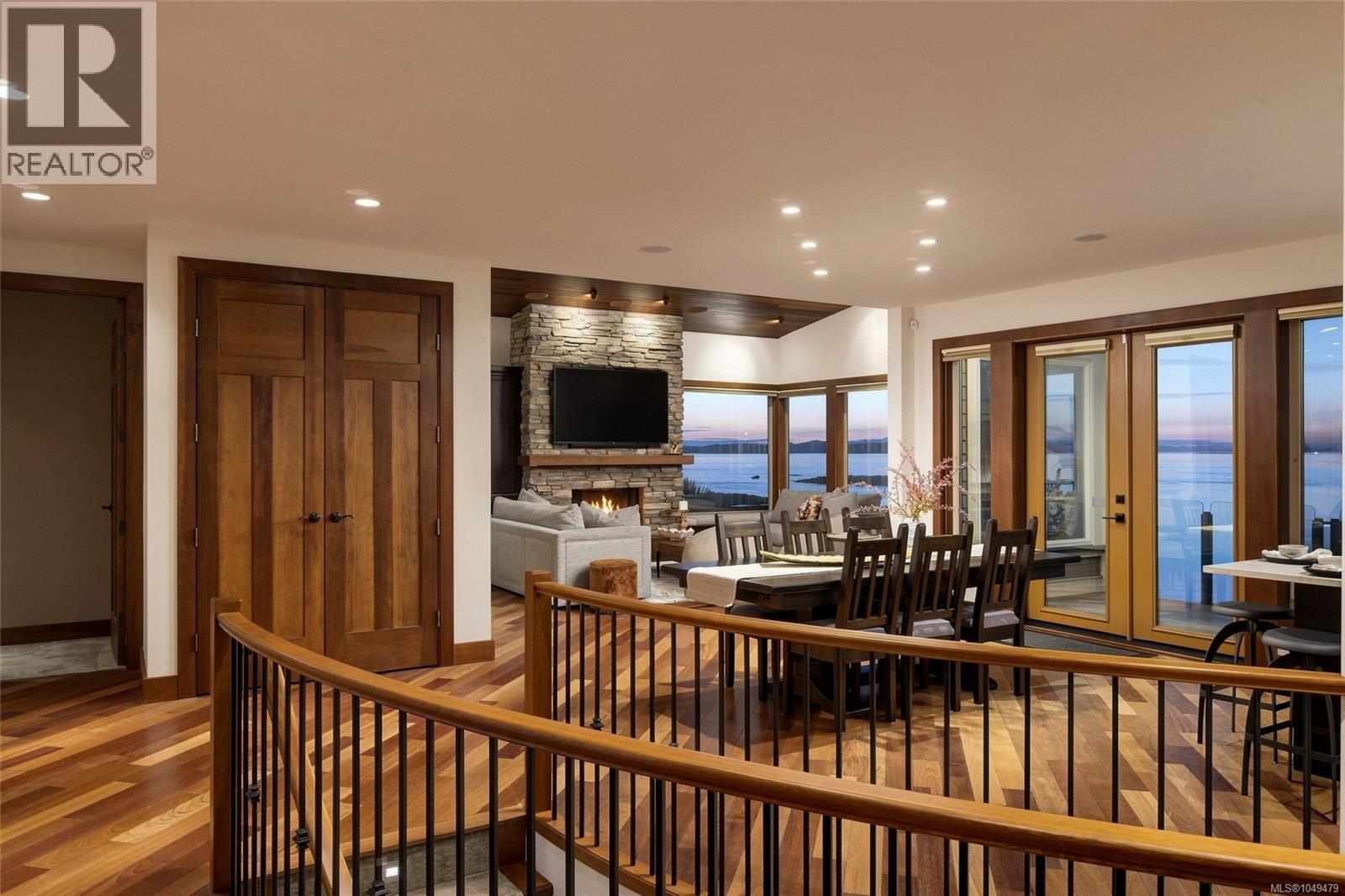 10206 Surfside Pl - Image 17