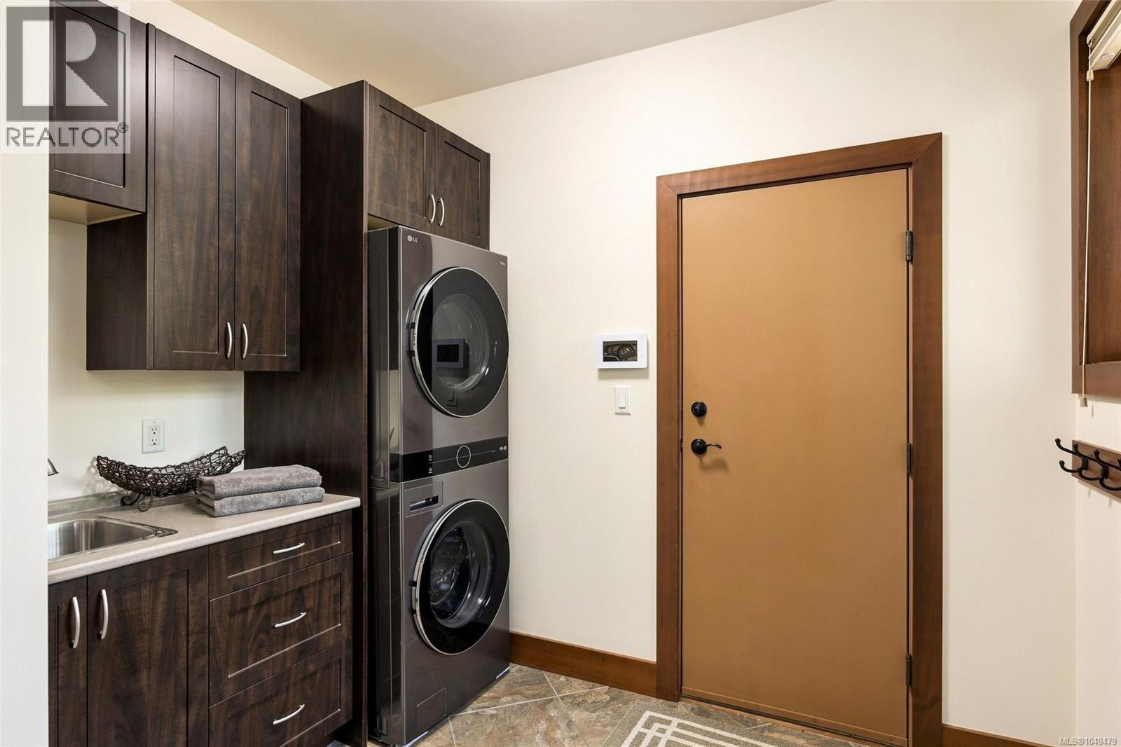10206 Surfside Pl - Image 28