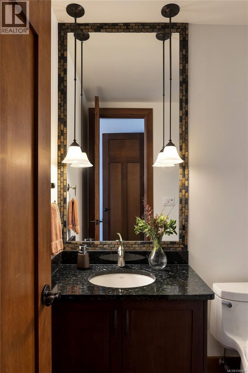 10206 Surfside Pl - Image 19