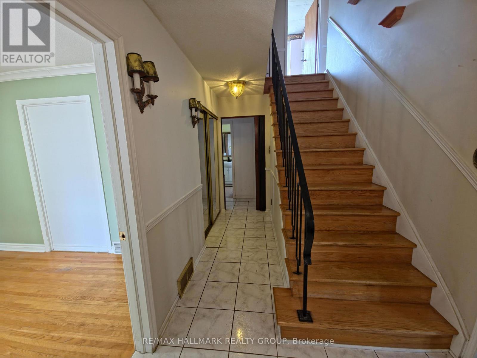 3288 CLEARWATER CRESCENT - 3