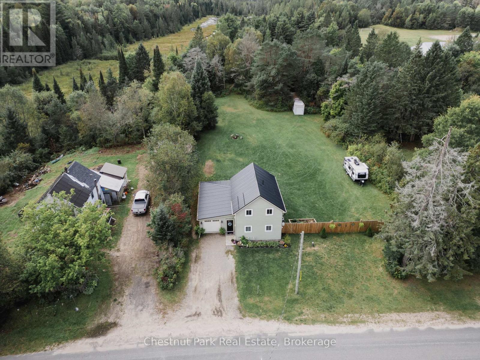 2200 STISTED ROAD S, McMurrich/Monteith (Sprucedale) — photo 2