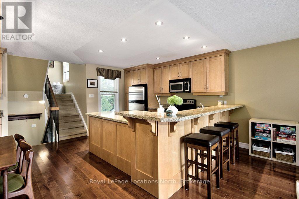 #44 127 ALFRED STREET W - 5