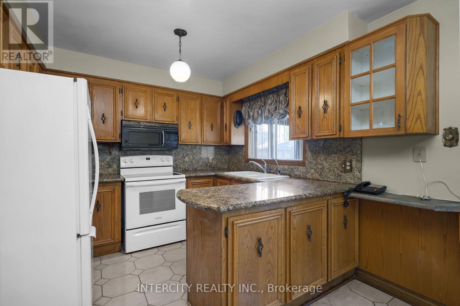 72 CHISWICK AVENUE - 10