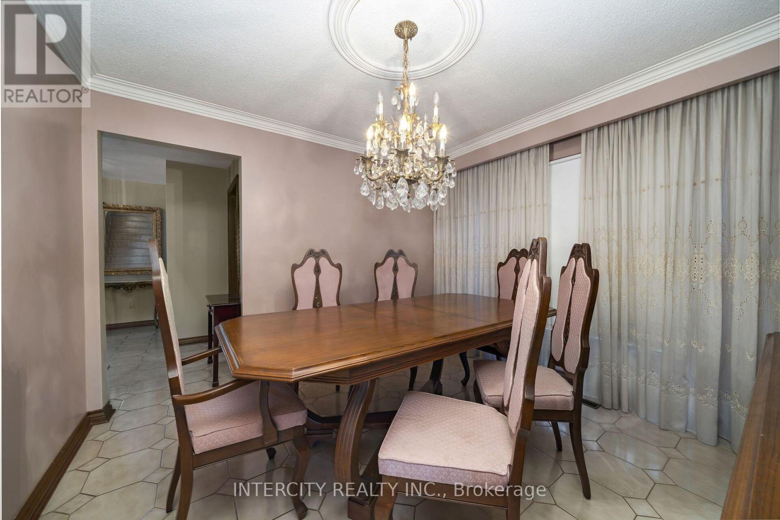 72 CHISWICK AVENUE - 18