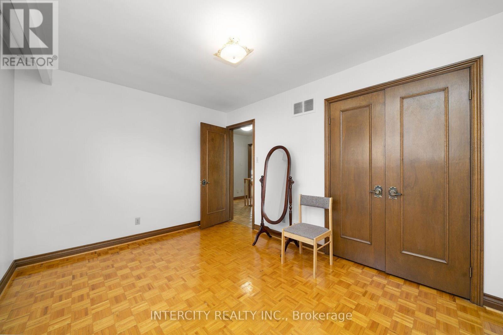 72 CHISWICK AVENUE - 26