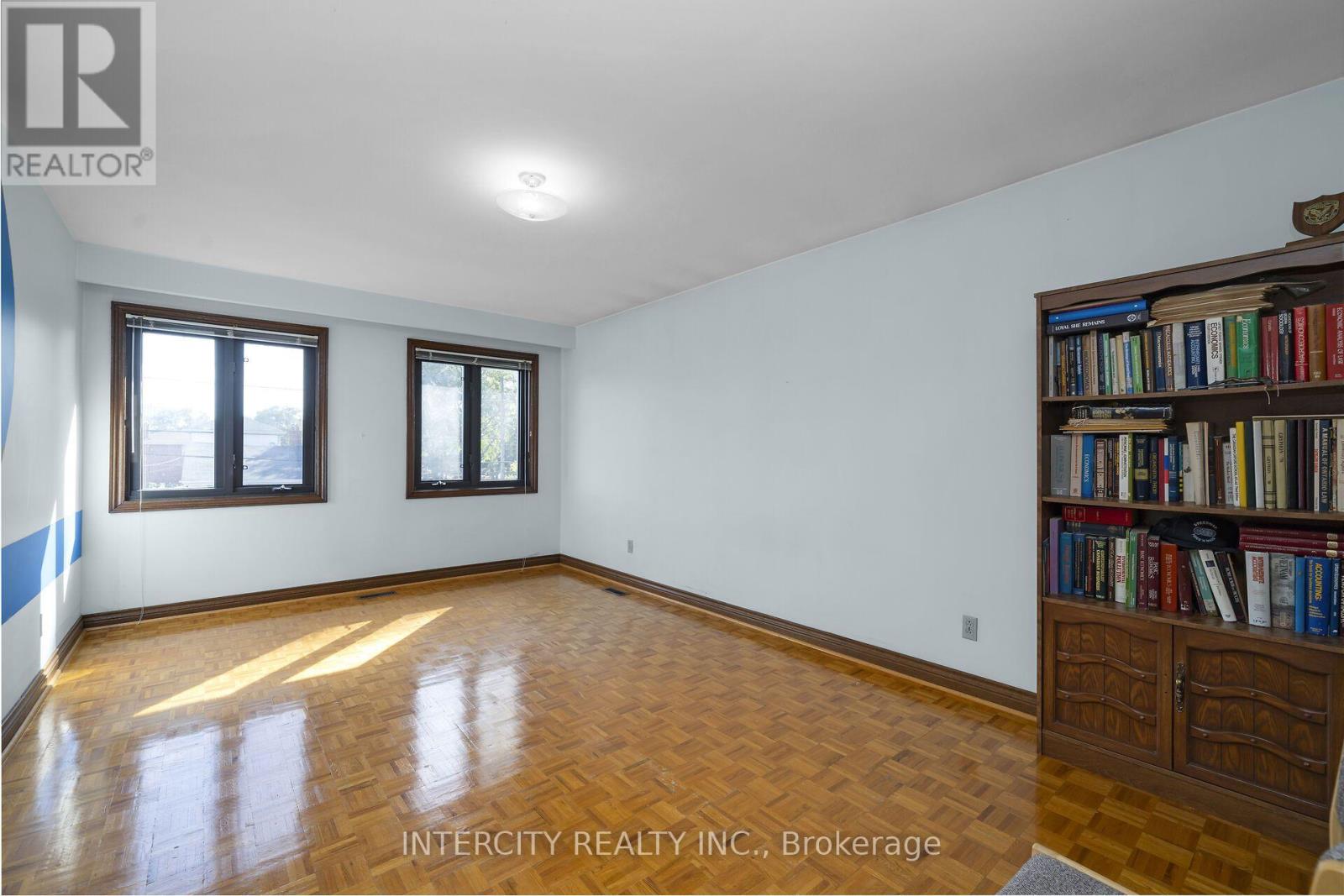 72 CHISWICK AVENUE - 27
