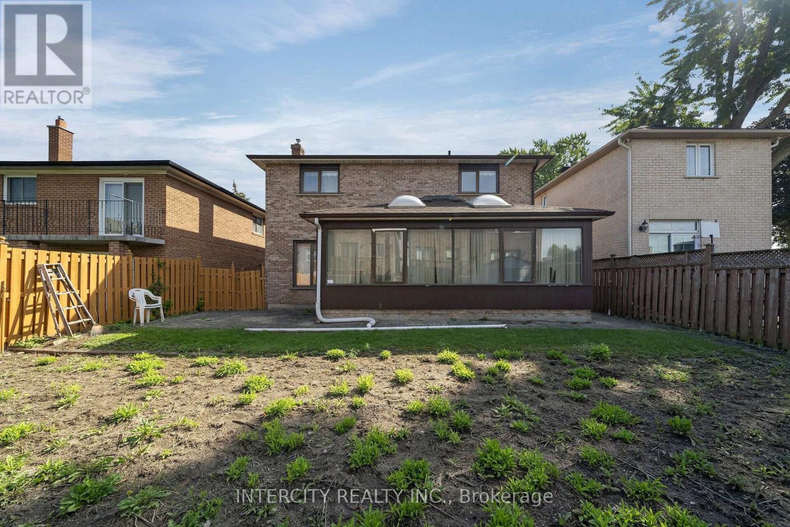 72 CHISWICK AVENUE - 40