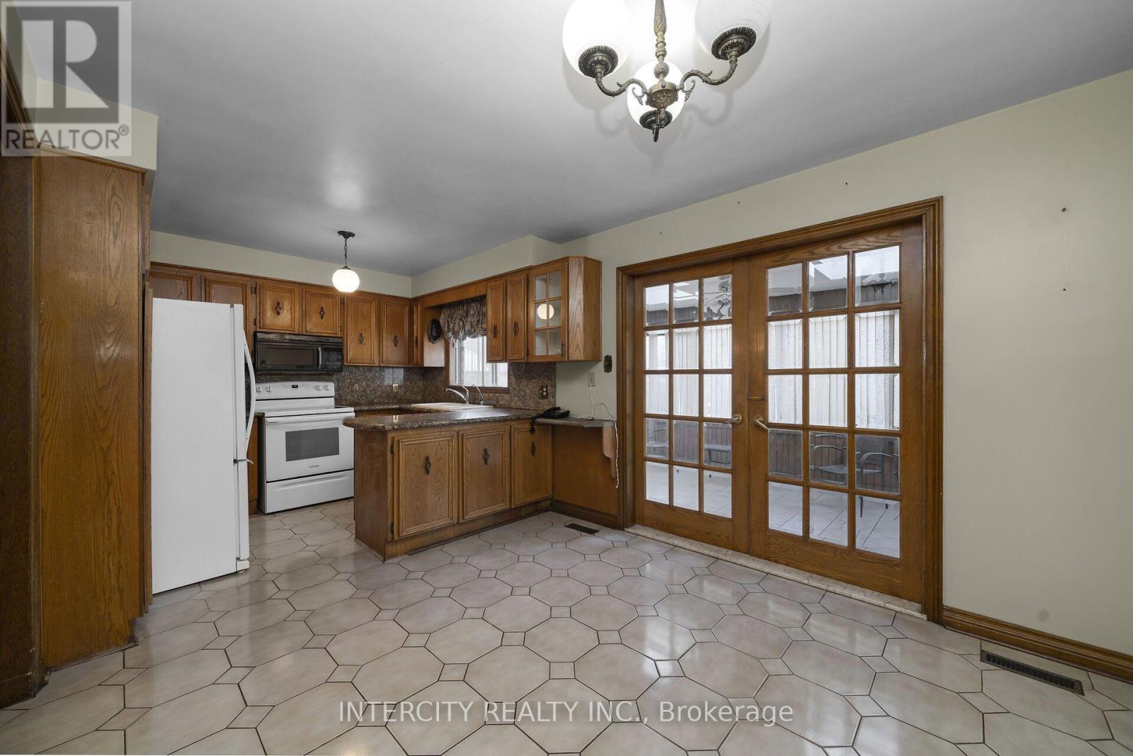 72 CHISWICK AVENUE - 8