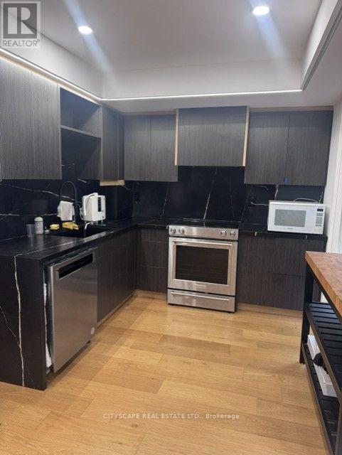 30 TAMARACK CIRCLE, Toronto (Kingsview Village-The Westway) — photo 9
