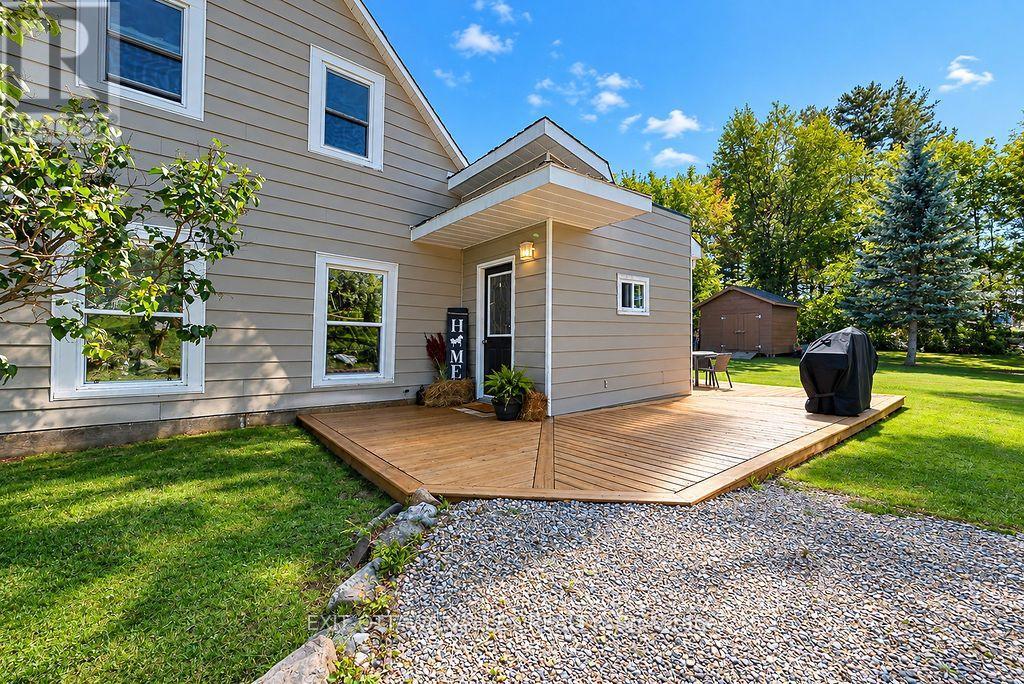 733 CALVIN ROAD, Whitewater Region — photo 2