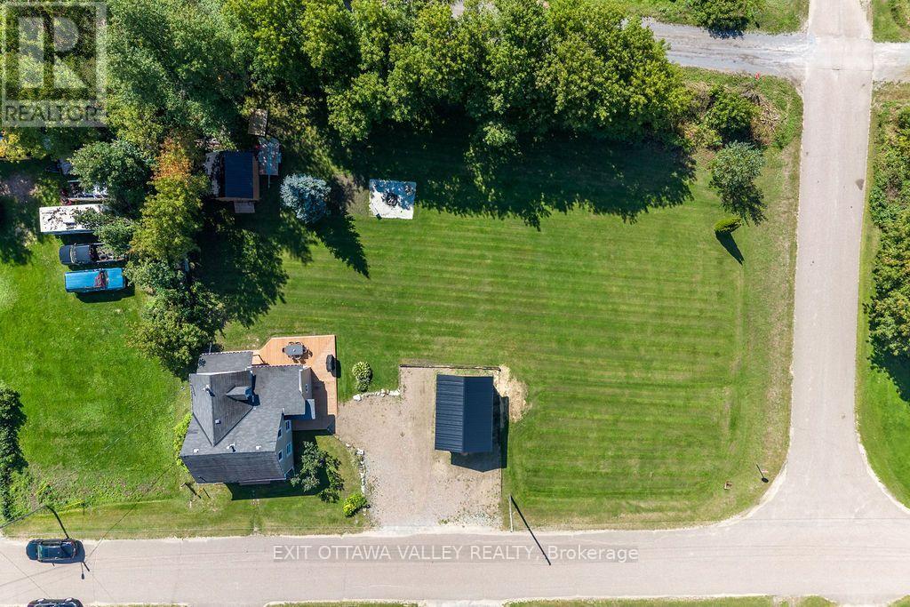 733 CALVIN ROAD, Whitewater Region — photo 7