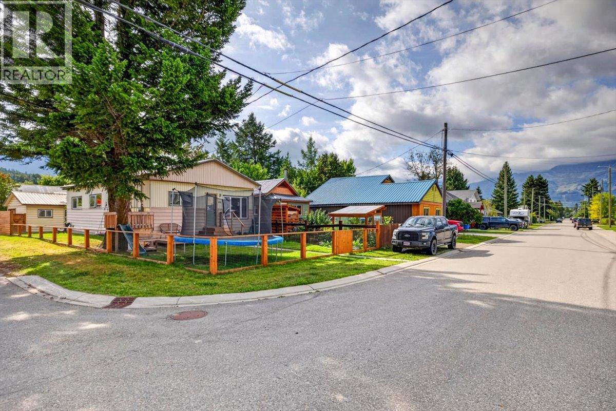 1092 5TH Avenue - Image 27
