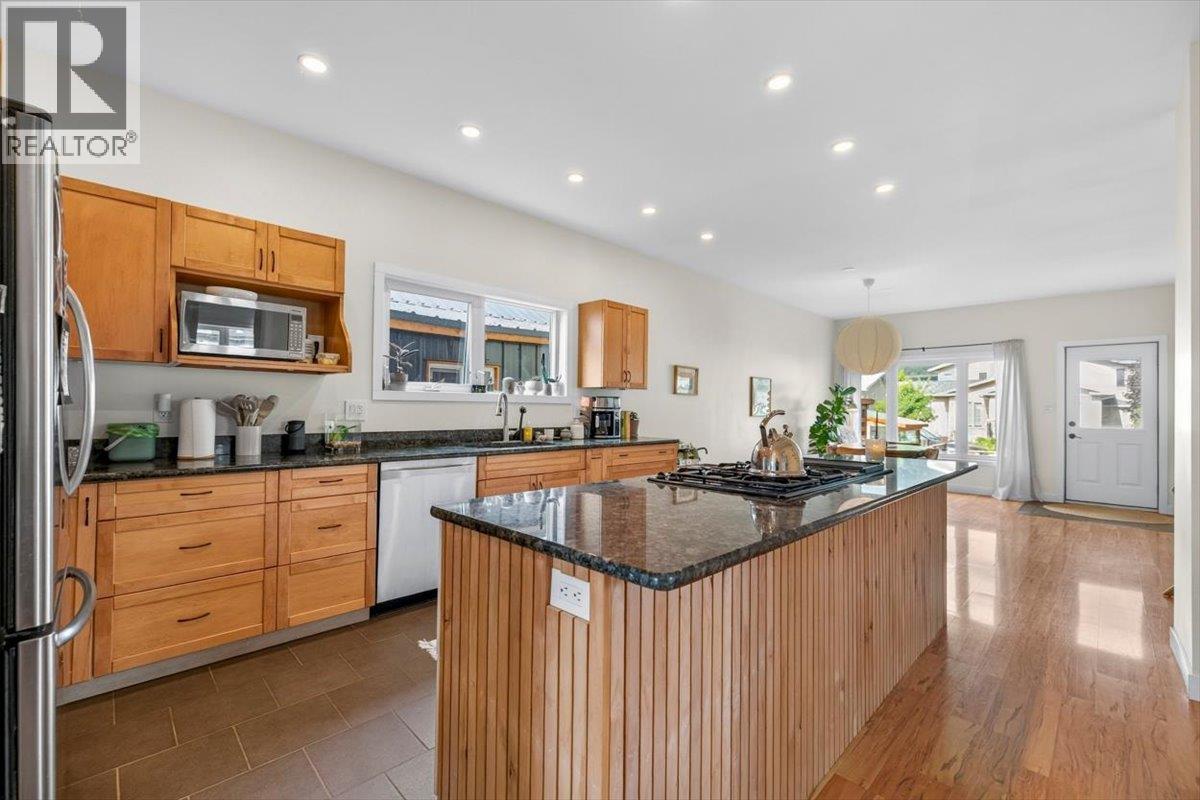 1092 5TH Avenue - 15