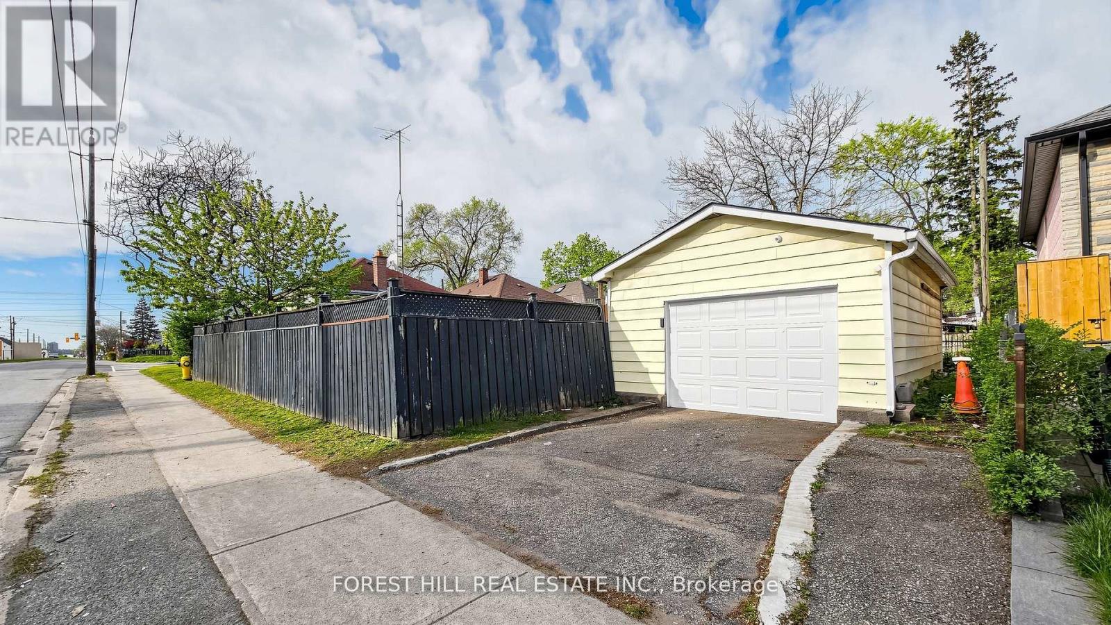 2 ELLINS AVENUE - 8