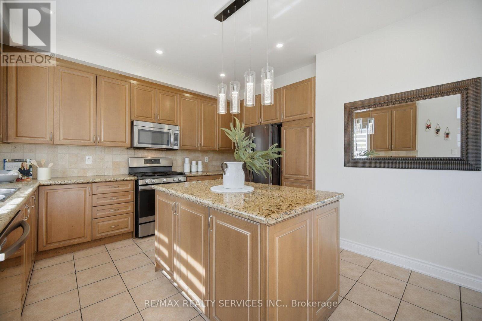 68 SOUTHLAKE BOULEVARD - 12