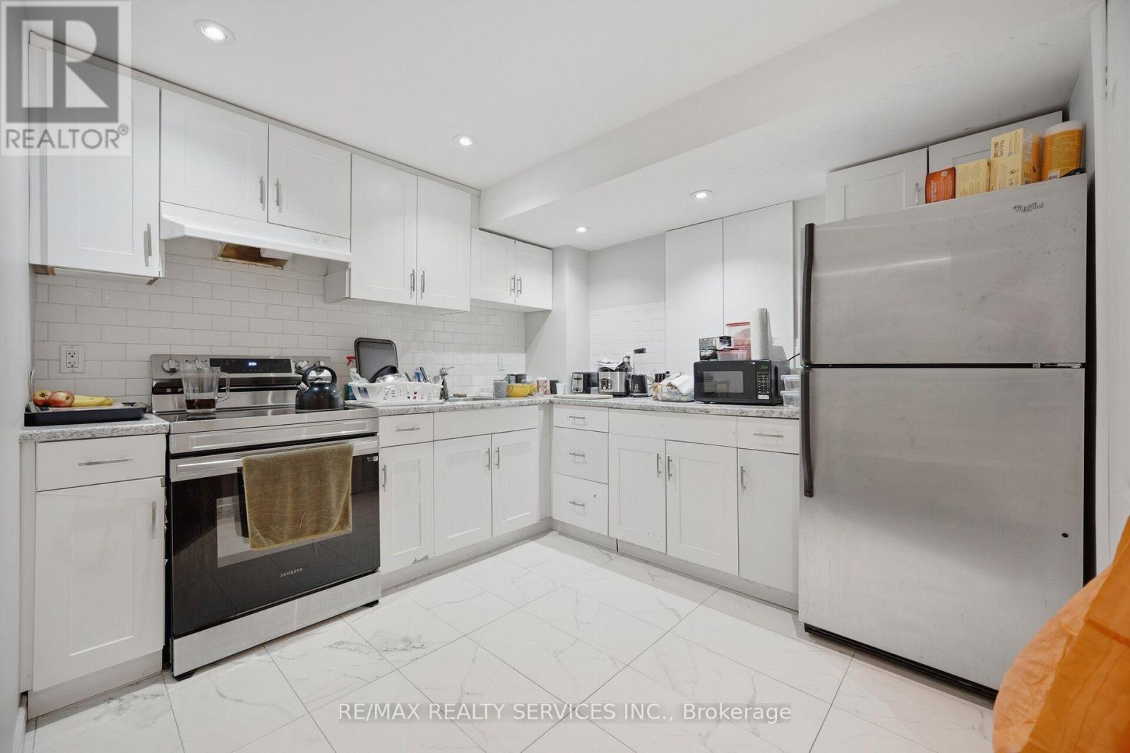68 SOUTHLAKE BOULEVARD - Image 39