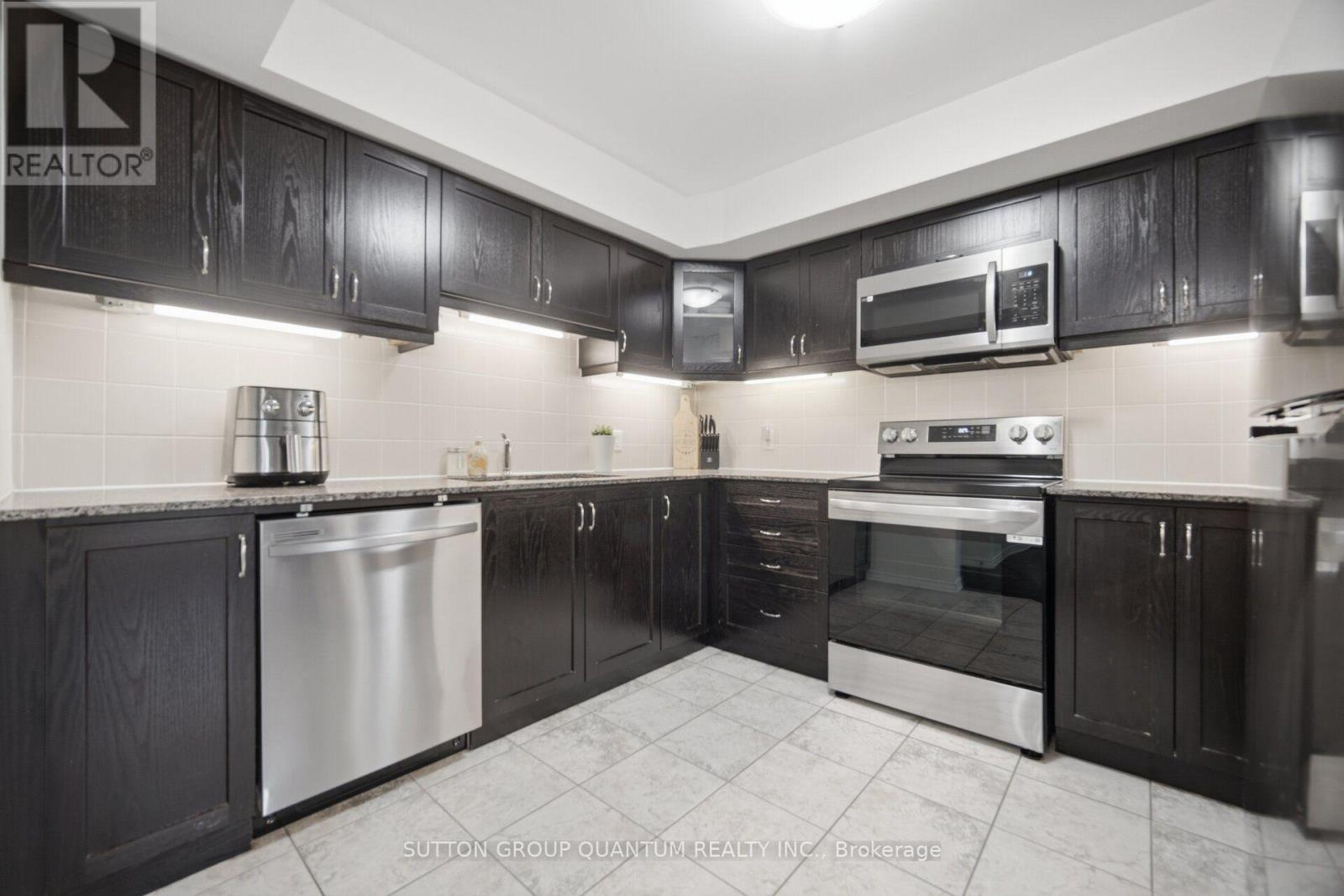 #37 2441 GREENWICH DRIVE - 10