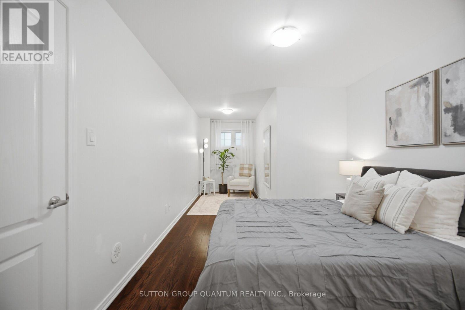 #37 2441 GREENWICH DRIVE - 16
