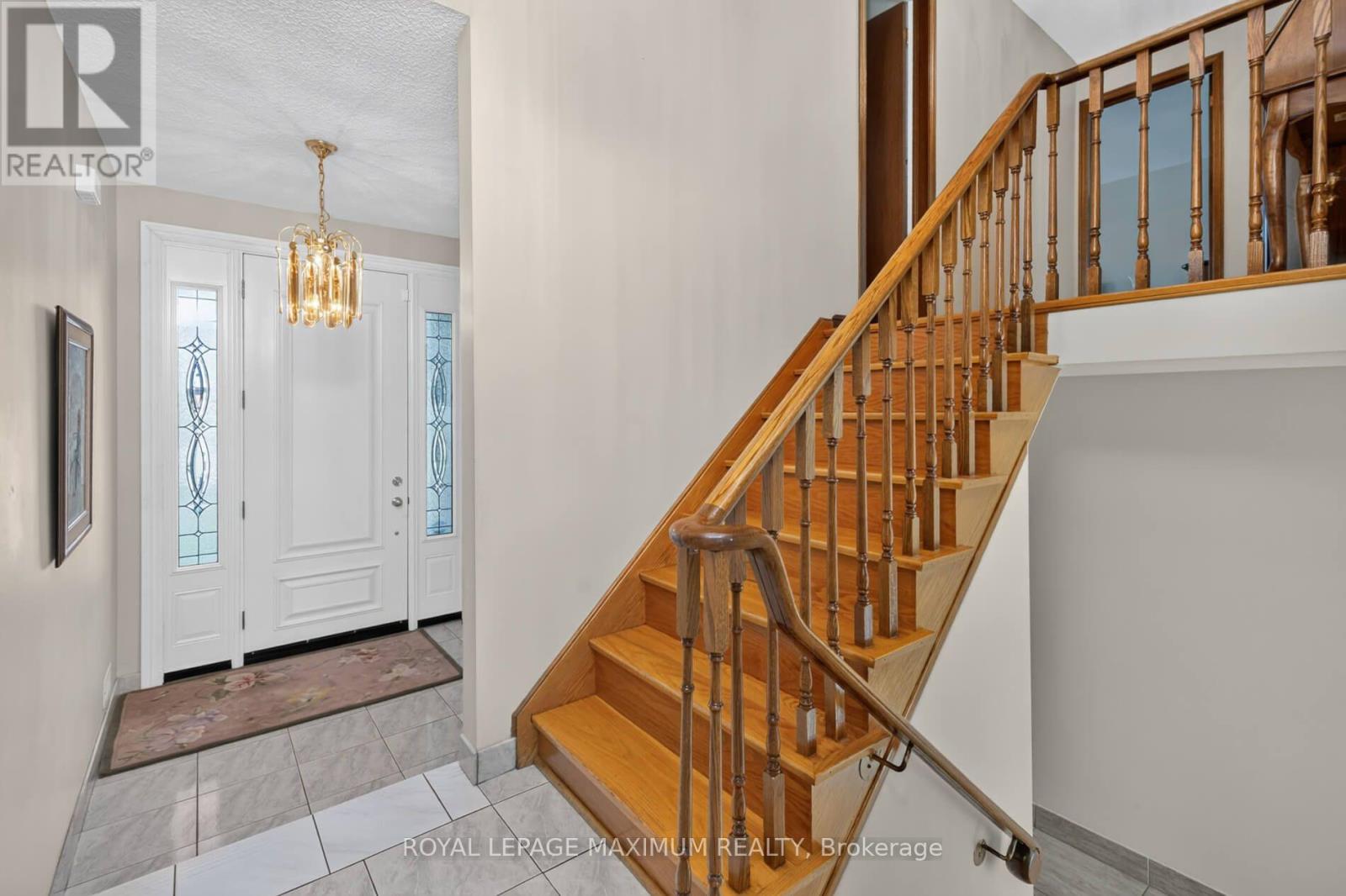 9 URBAN COURT - 18