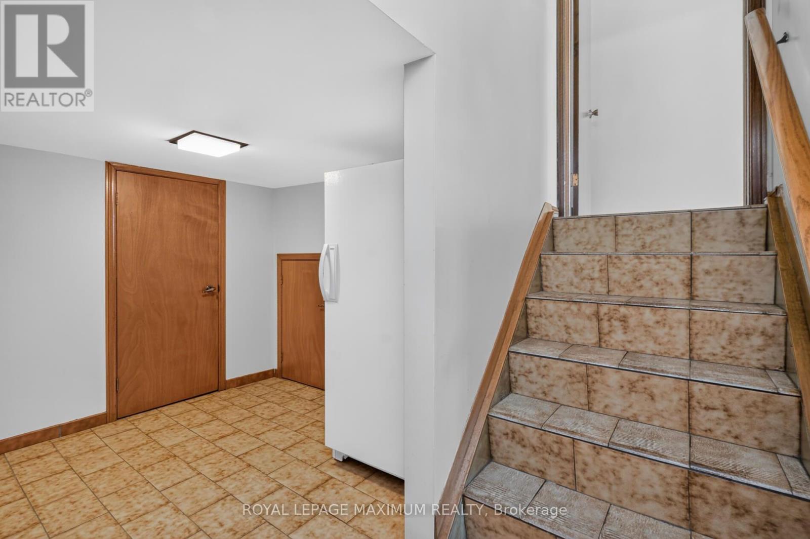 9 URBAN COURT - 31