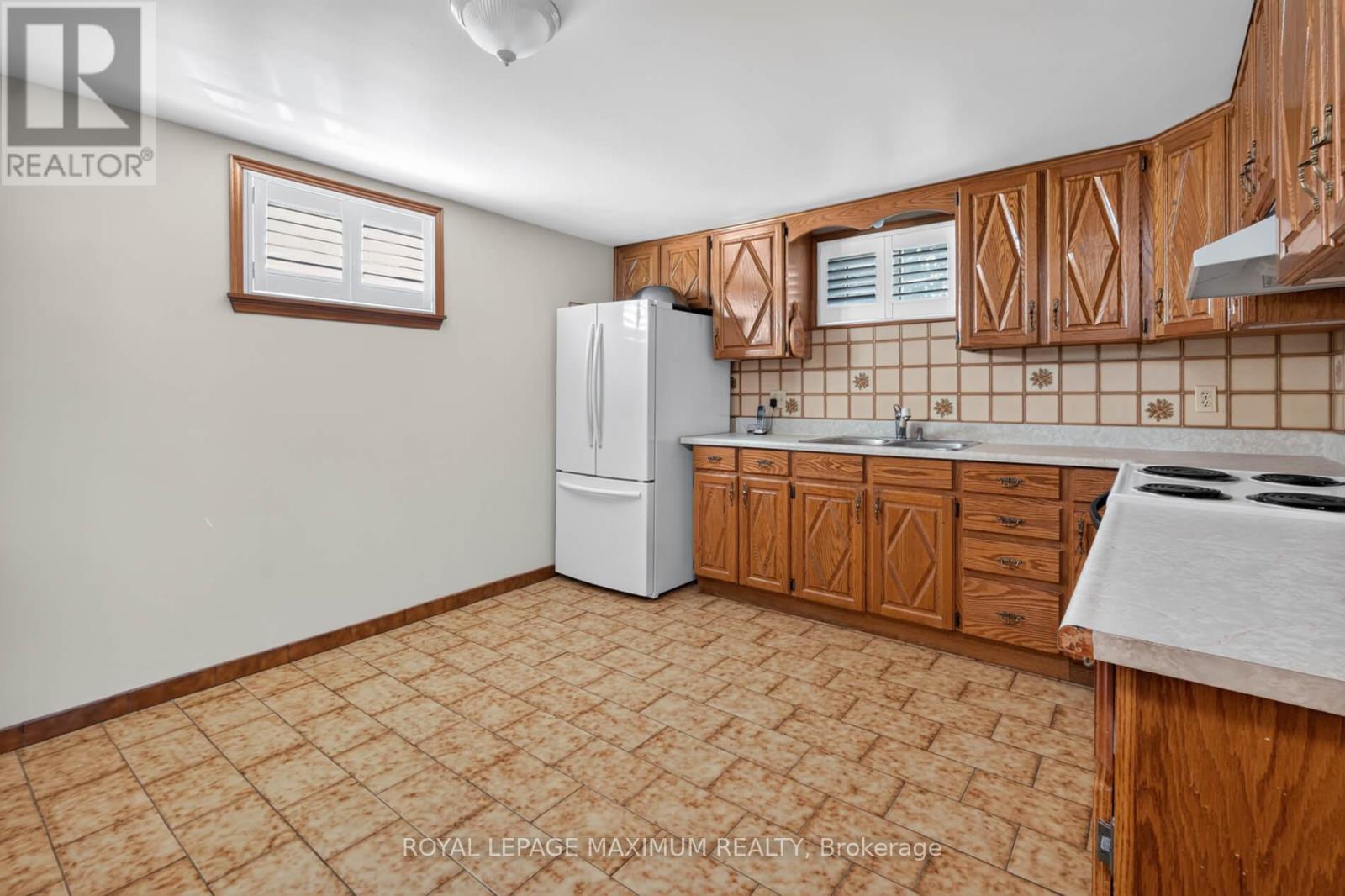 9 URBAN COURT - Image 35