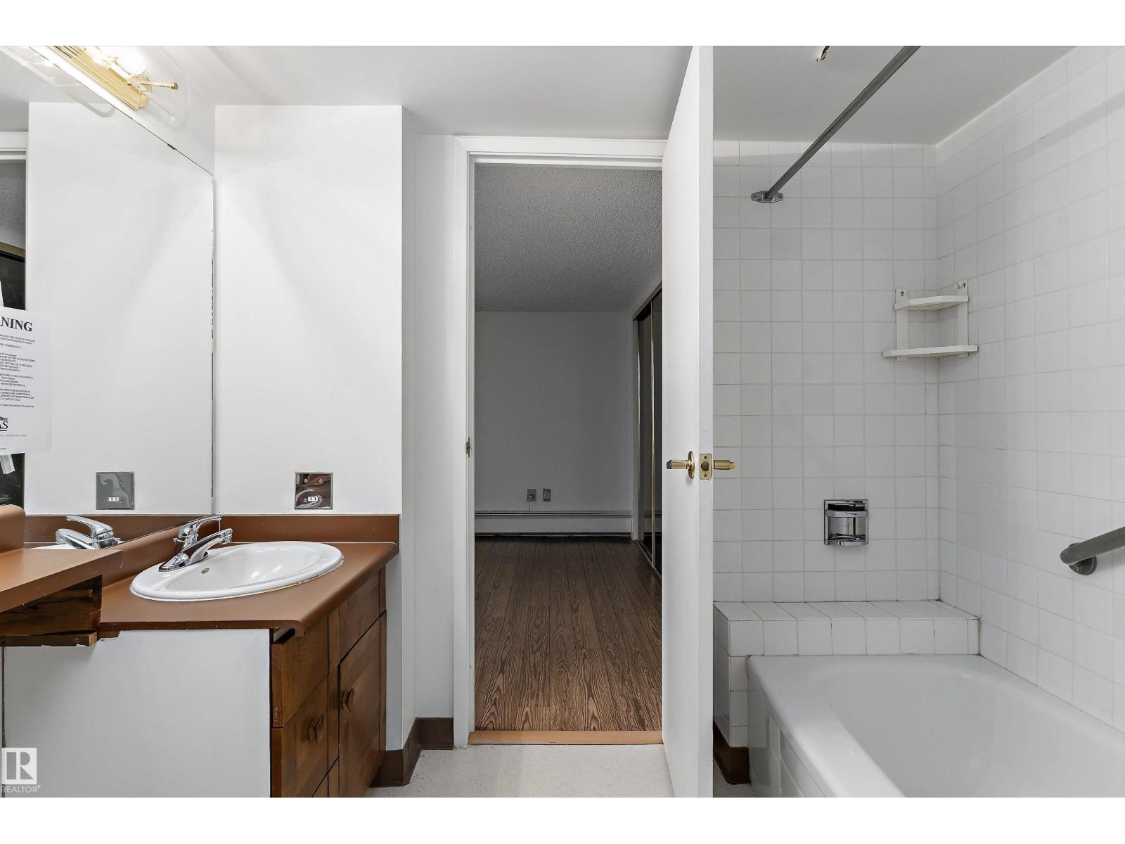 #1201 8220 JASPER AV NW - Image 18