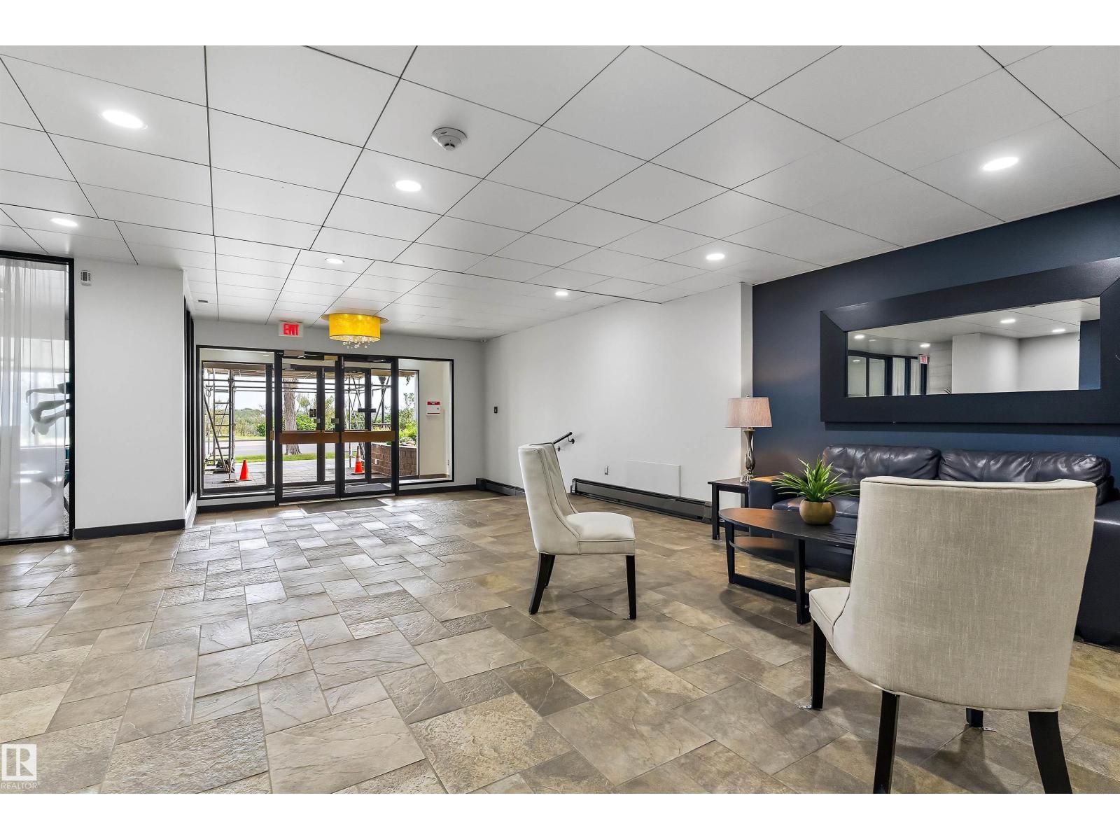 #1201 8220 JASPER AV NW - 31