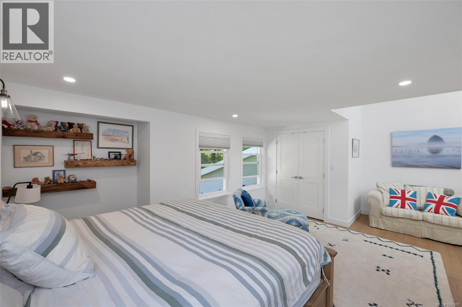  10915 Cedar Lane, North Saanich
