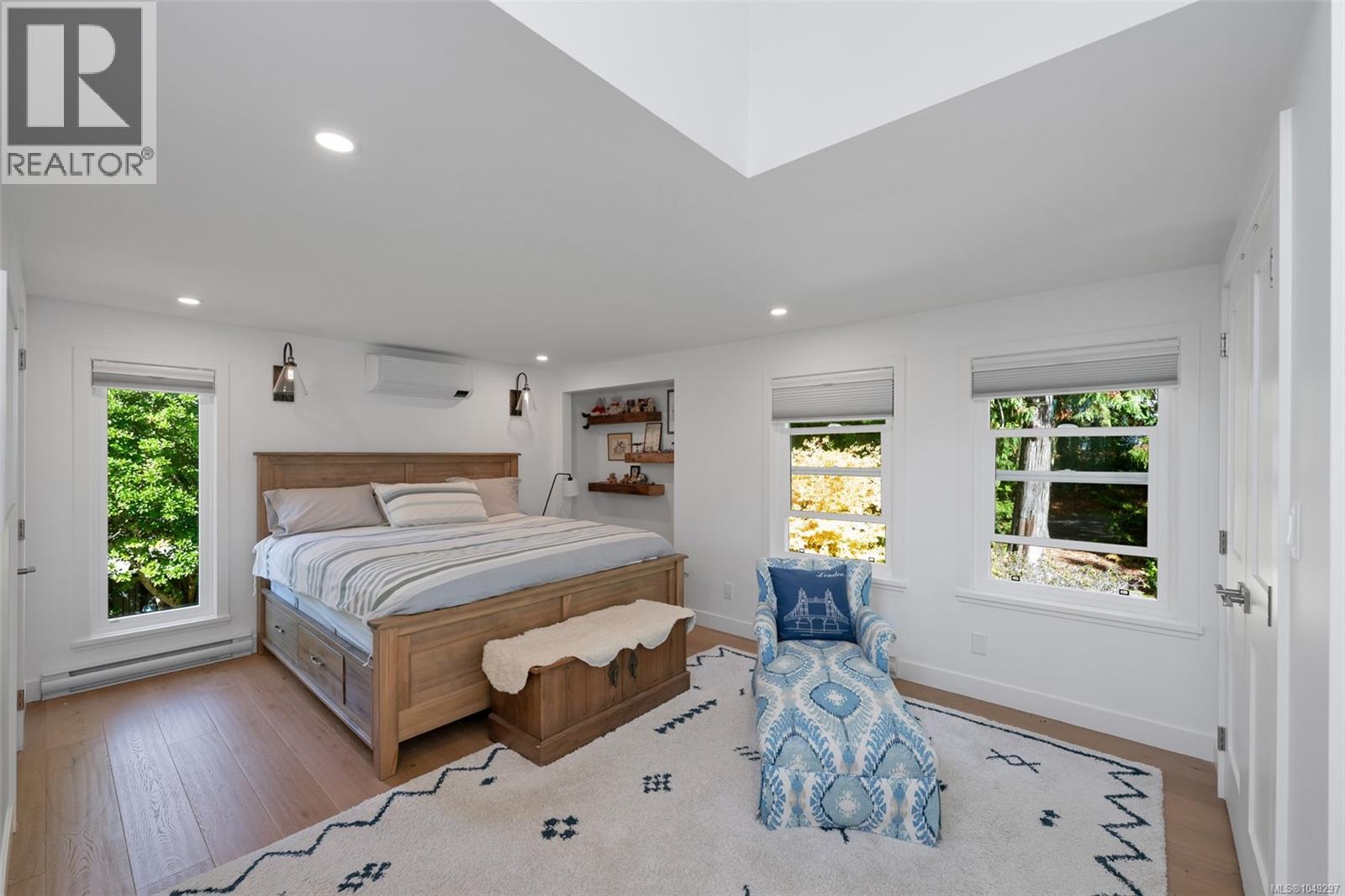  10915 Cedar Lane, North Saanich