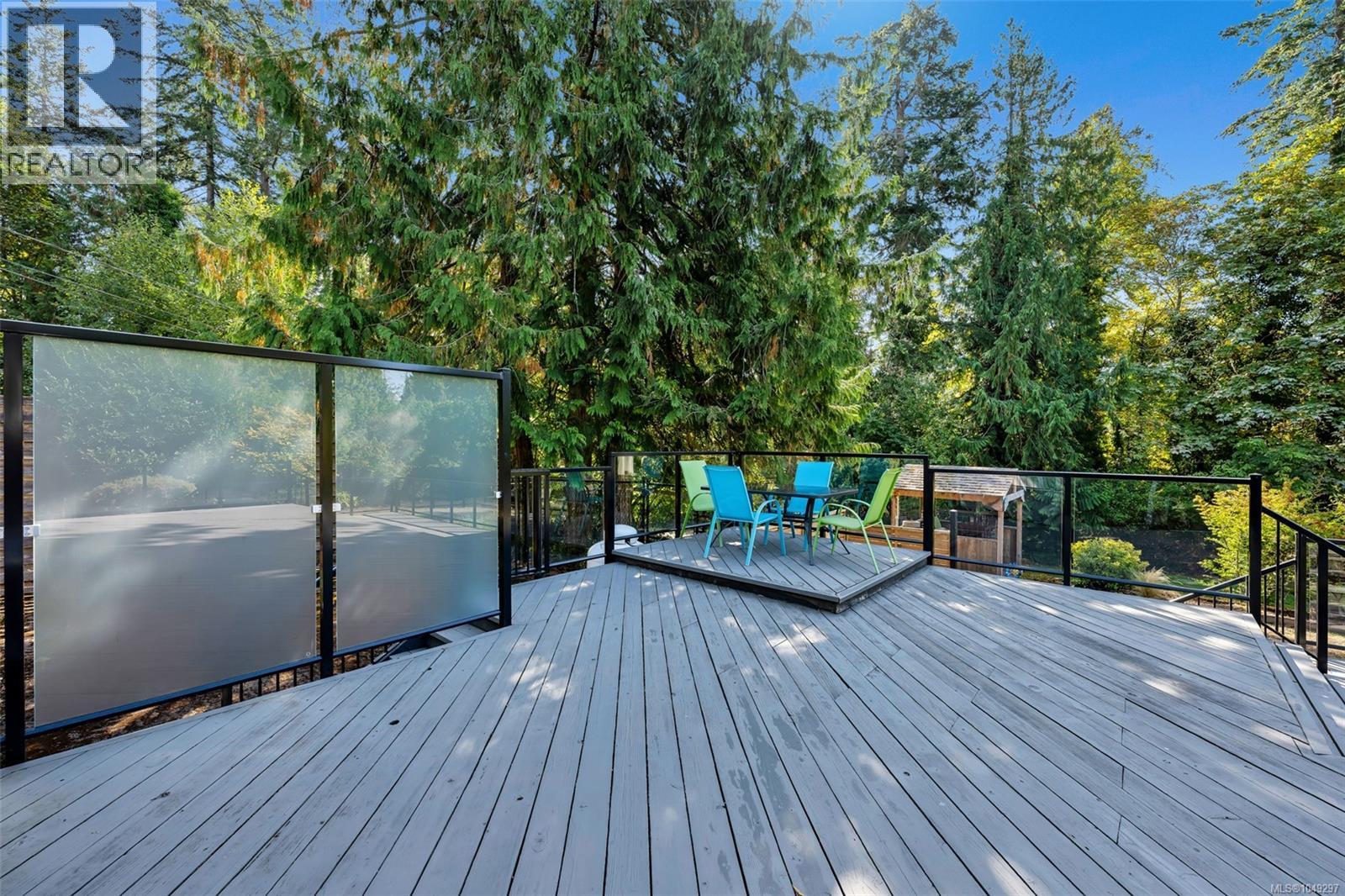  10915 Cedar Lane, North Saanich