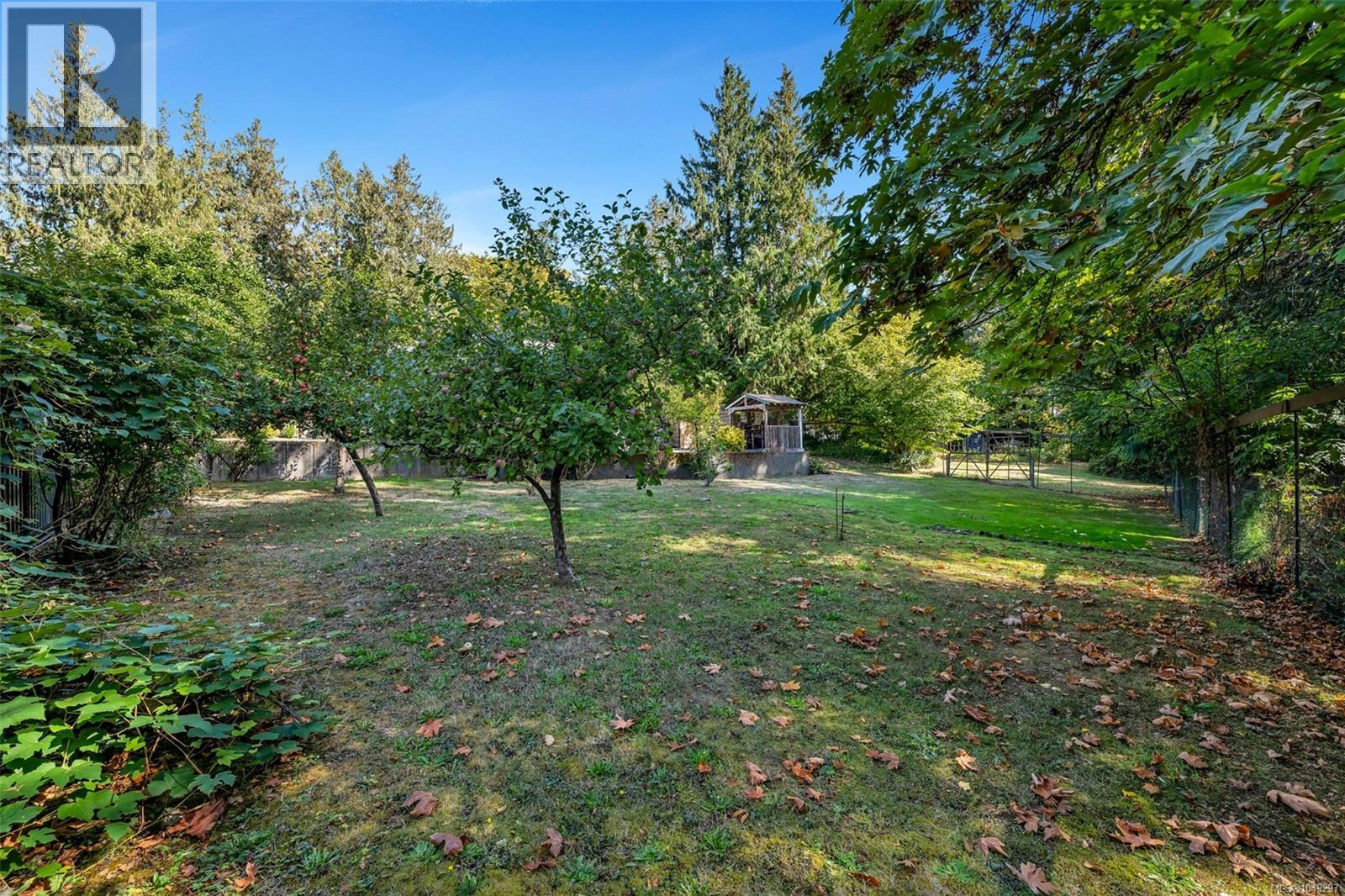 10915 Cedar Lane - 76