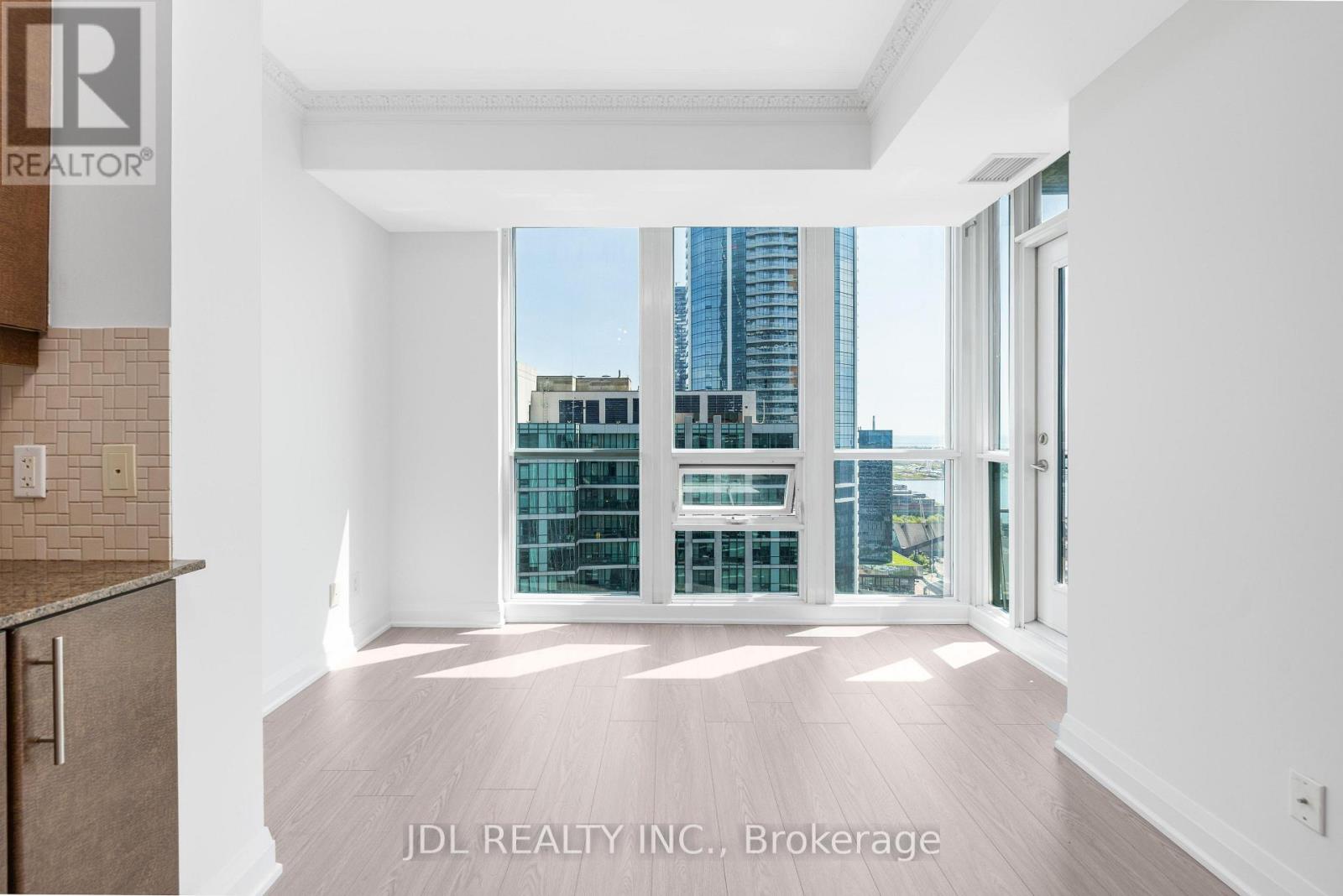 #4006 16 HARBOUR STREET - 16