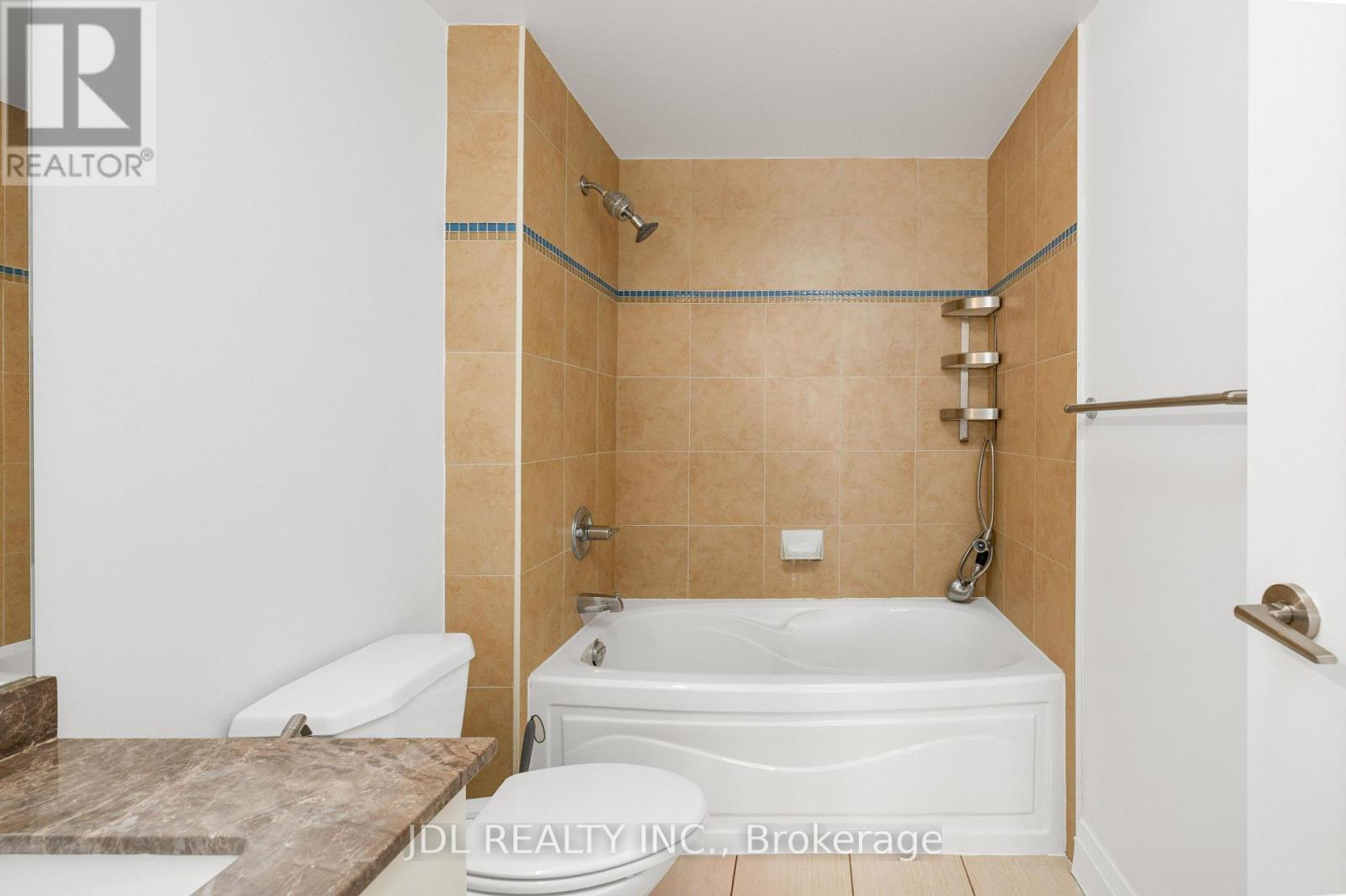 #4006 16 HARBOUR STREET - 21