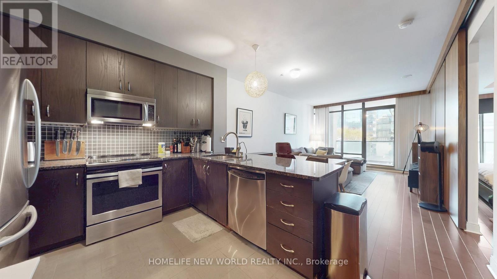 #312 18 YORKVILLE AVENUE - 13