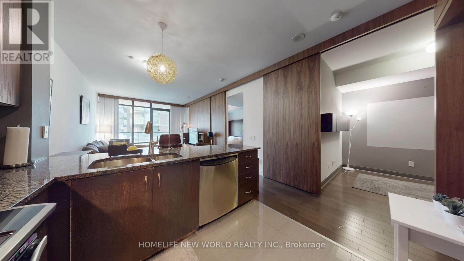 #312 18 YORKVILLE AVENUE - 15