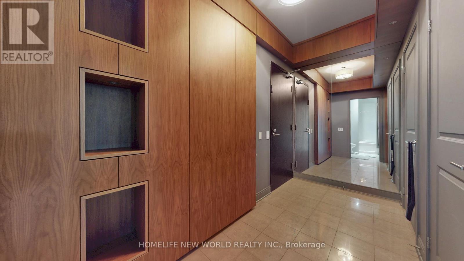 #312 18 YORKVILLE AVENUE - 26