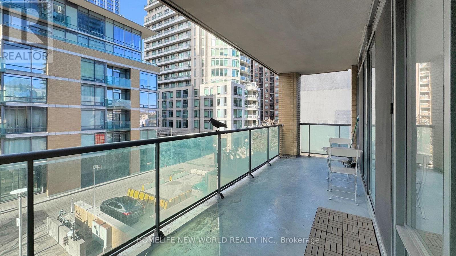 #312 18 YORKVILLE AVENUE - 29
