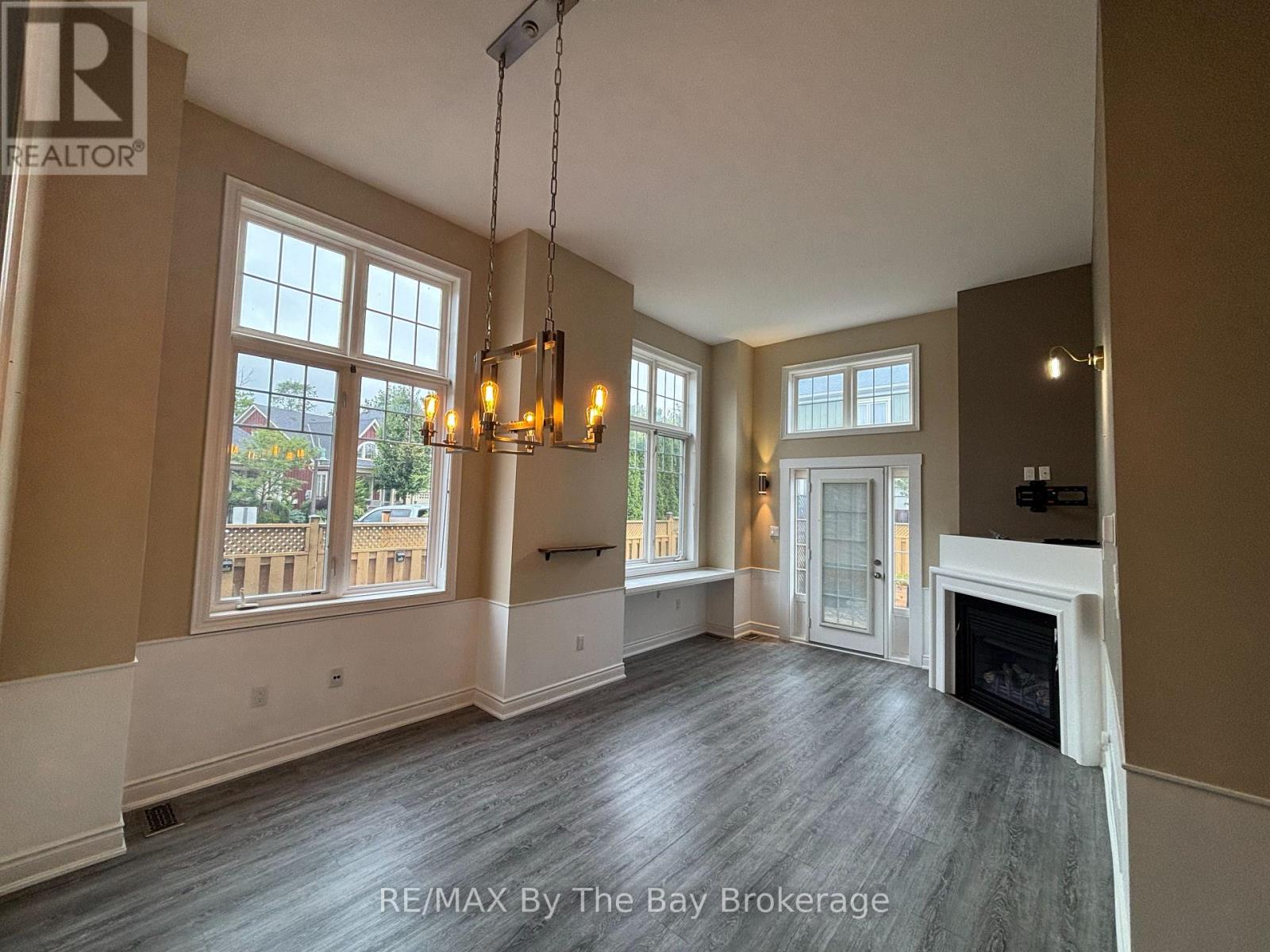 300 STONEBRIDGE BOULEVARD, Wasaga Beach — photo 7
