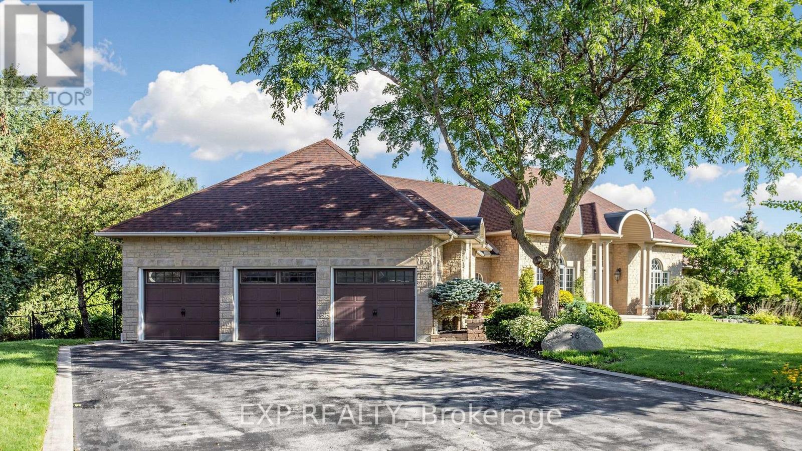 36 Maplehyrn Avenue, East Gwillimbury — photo 2