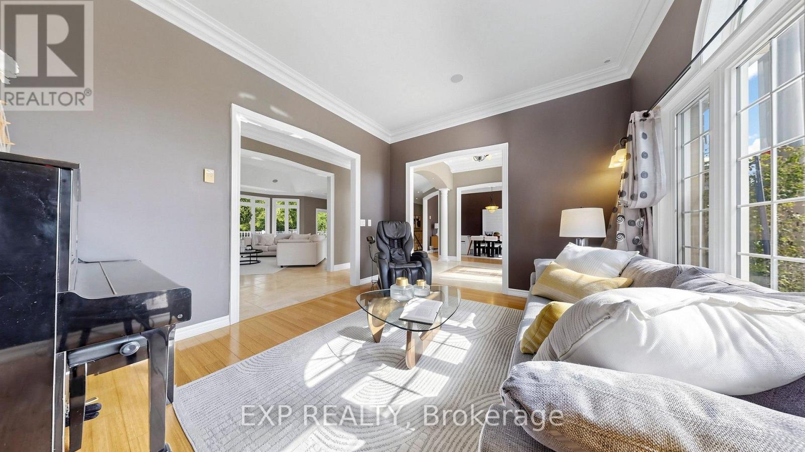36 Maplehyrn Avenue, East Gwillimbury — photo 6