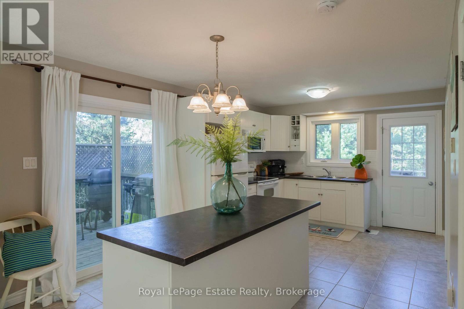 635 SIXTH STREET N - Image 17