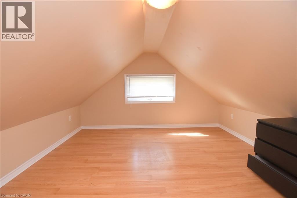 734 KING Street W - Image 26
