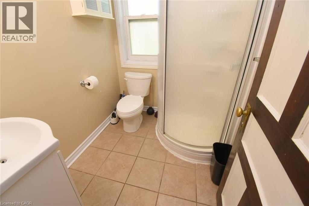 734 KING Street W - Image 28