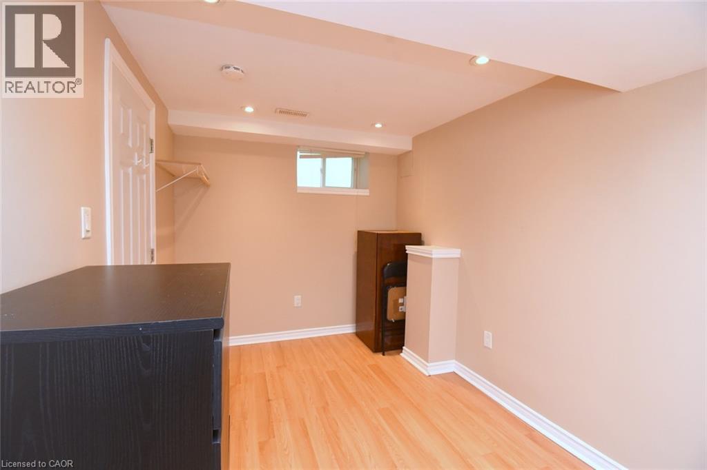 734 KING Street W - Image 32