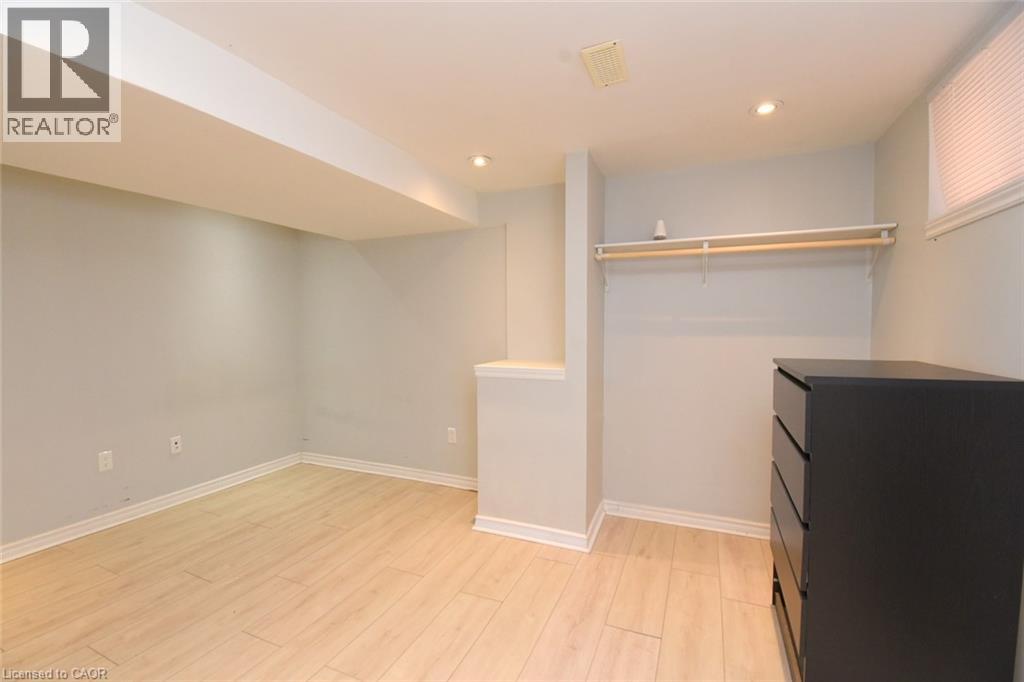 734 KING Street W - Image 33