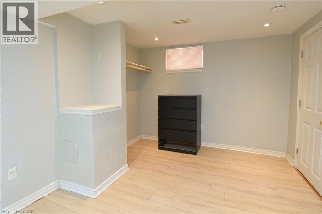 734 KING Street W - Image 34