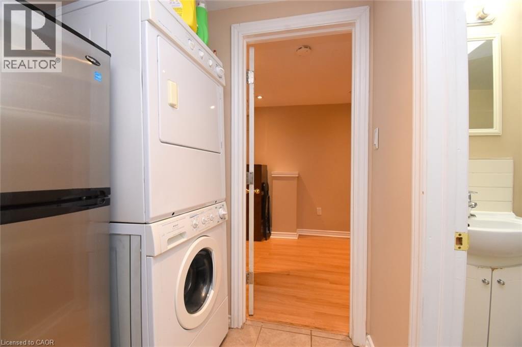 734 KING Street W - Image 36